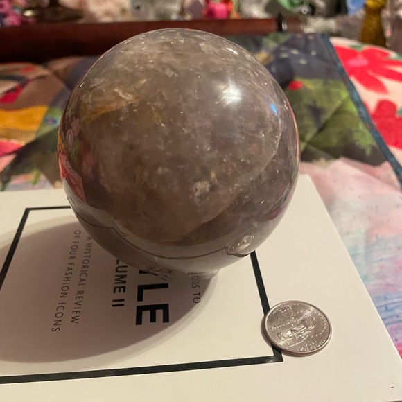 Blue rose quartz sphere - Picture 14 of 15